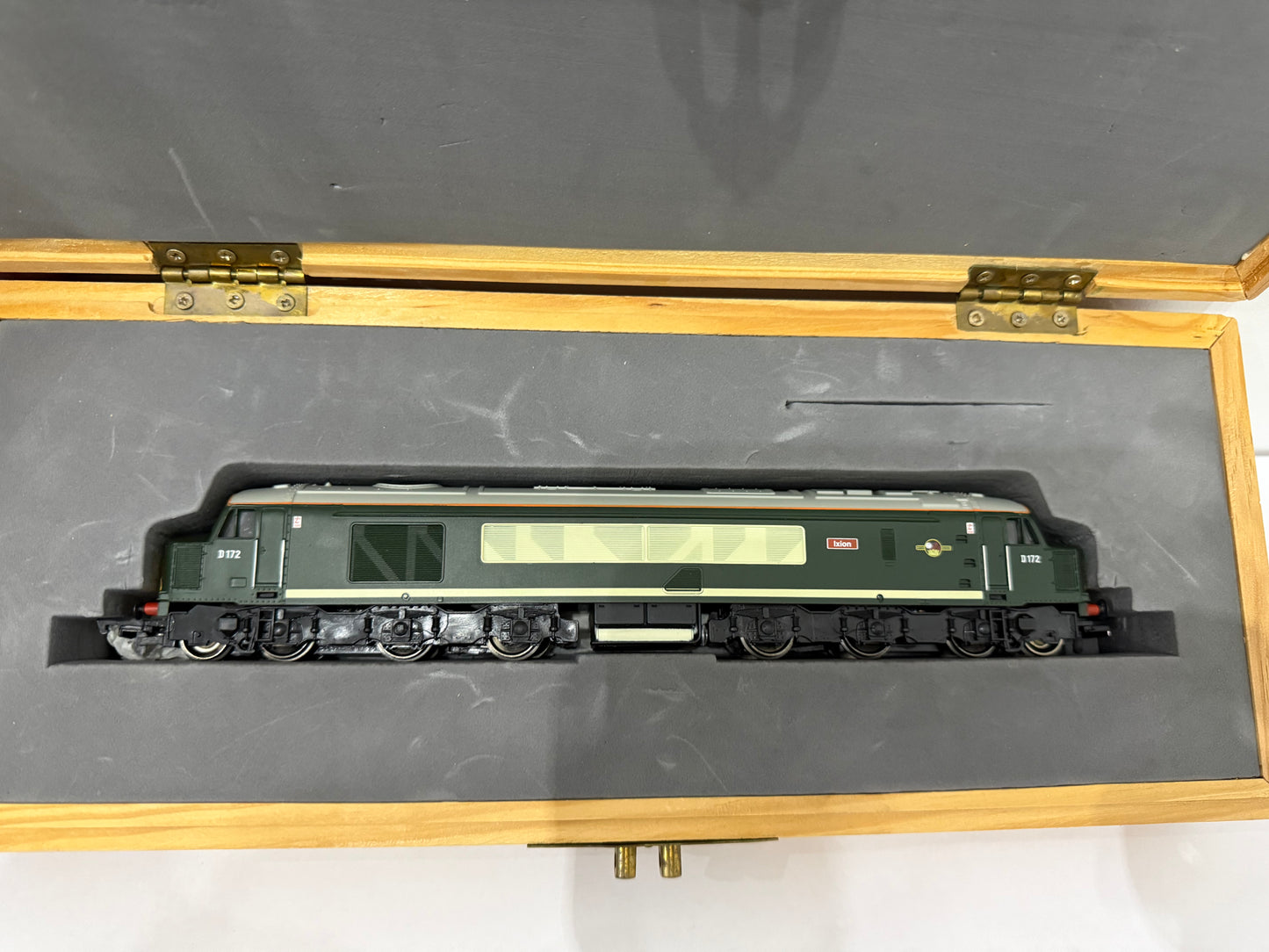 OO Gauge Bachmann limited edition D172 IXION