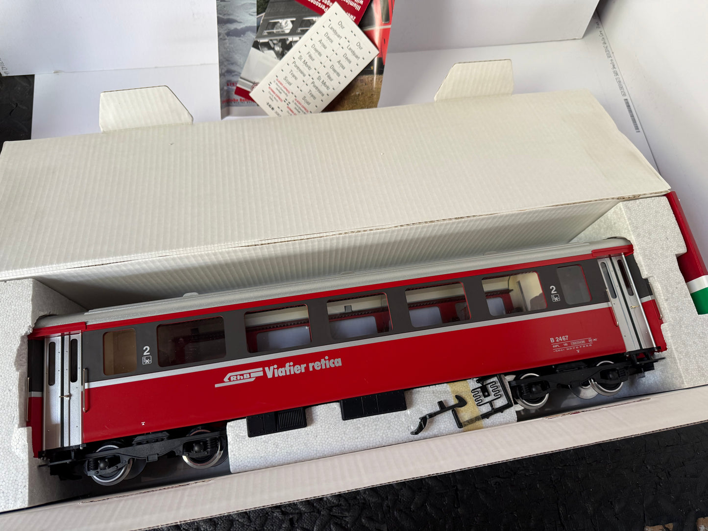 LGB 33670 RhB passenger car