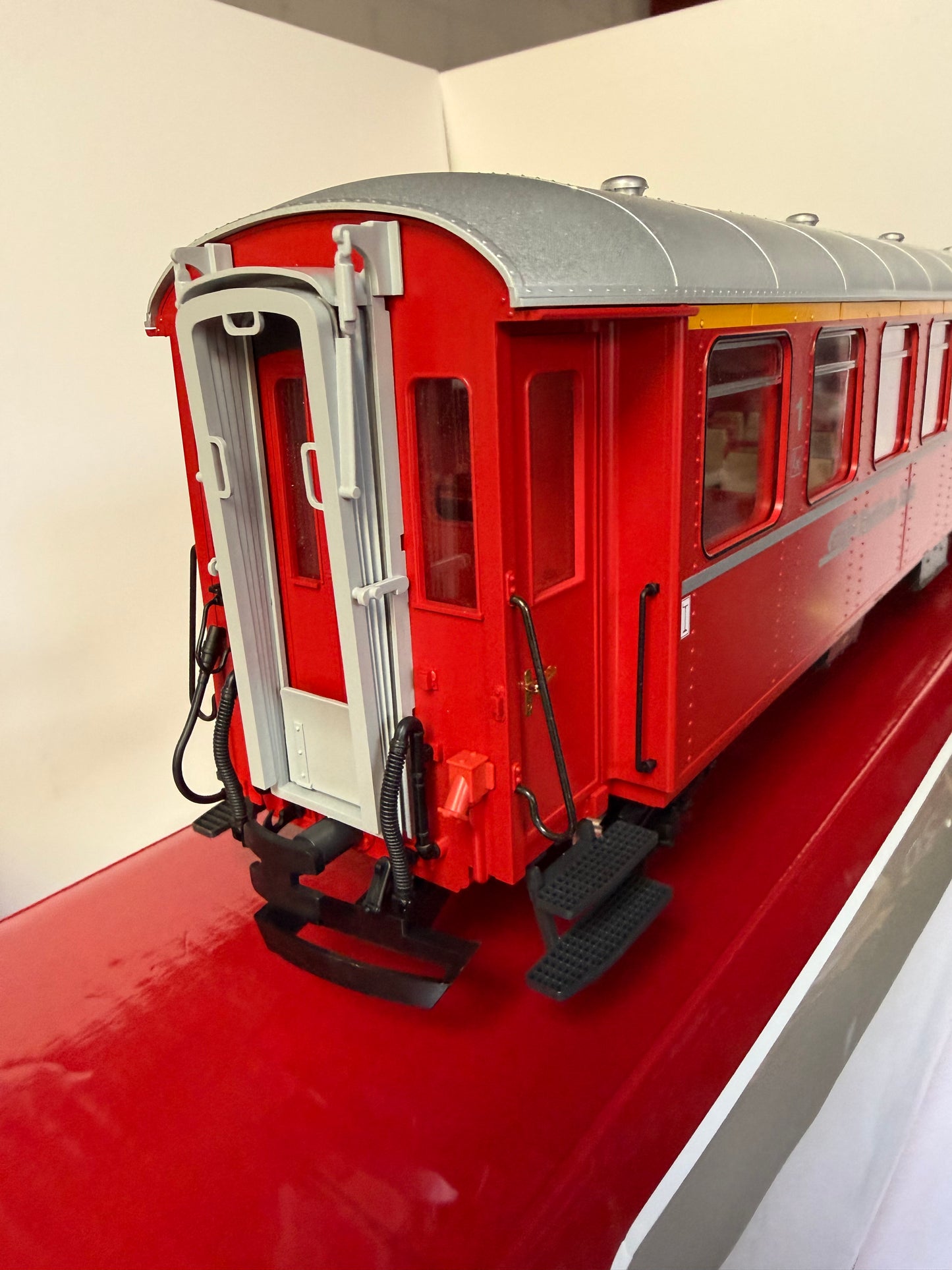 LGB 31523 first class express passenger car