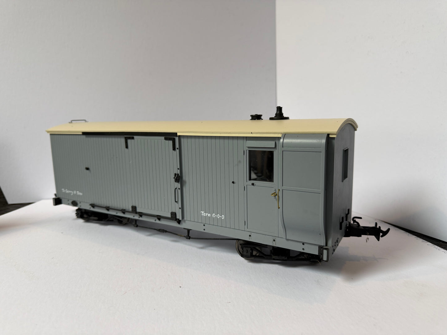 Accucraft R19-9A – L & B BOGIE GOODS VAN # 23 IN L & B GREY