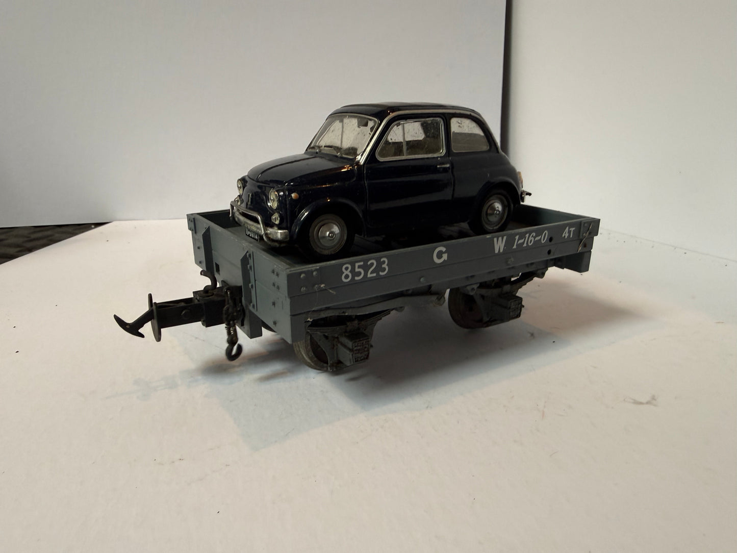 Accucraft R19-8C G W DARK GREY #8523with fiat 500