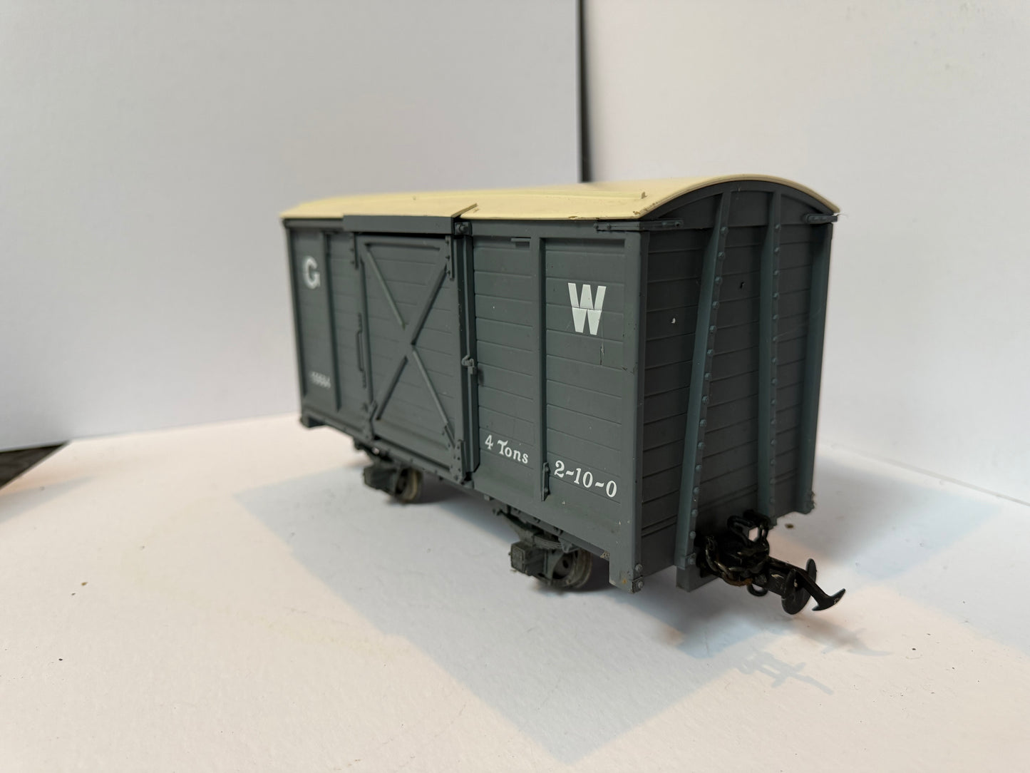 Accucraft R19-5C – G W GOODS VAN GW DARK GREY