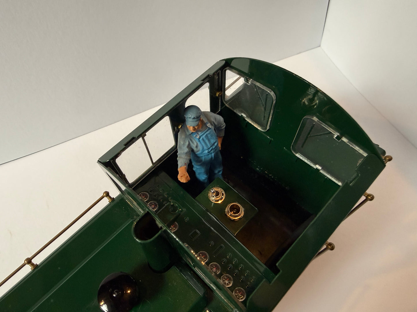 Roundhouse Criccieth Castle RC Fitted