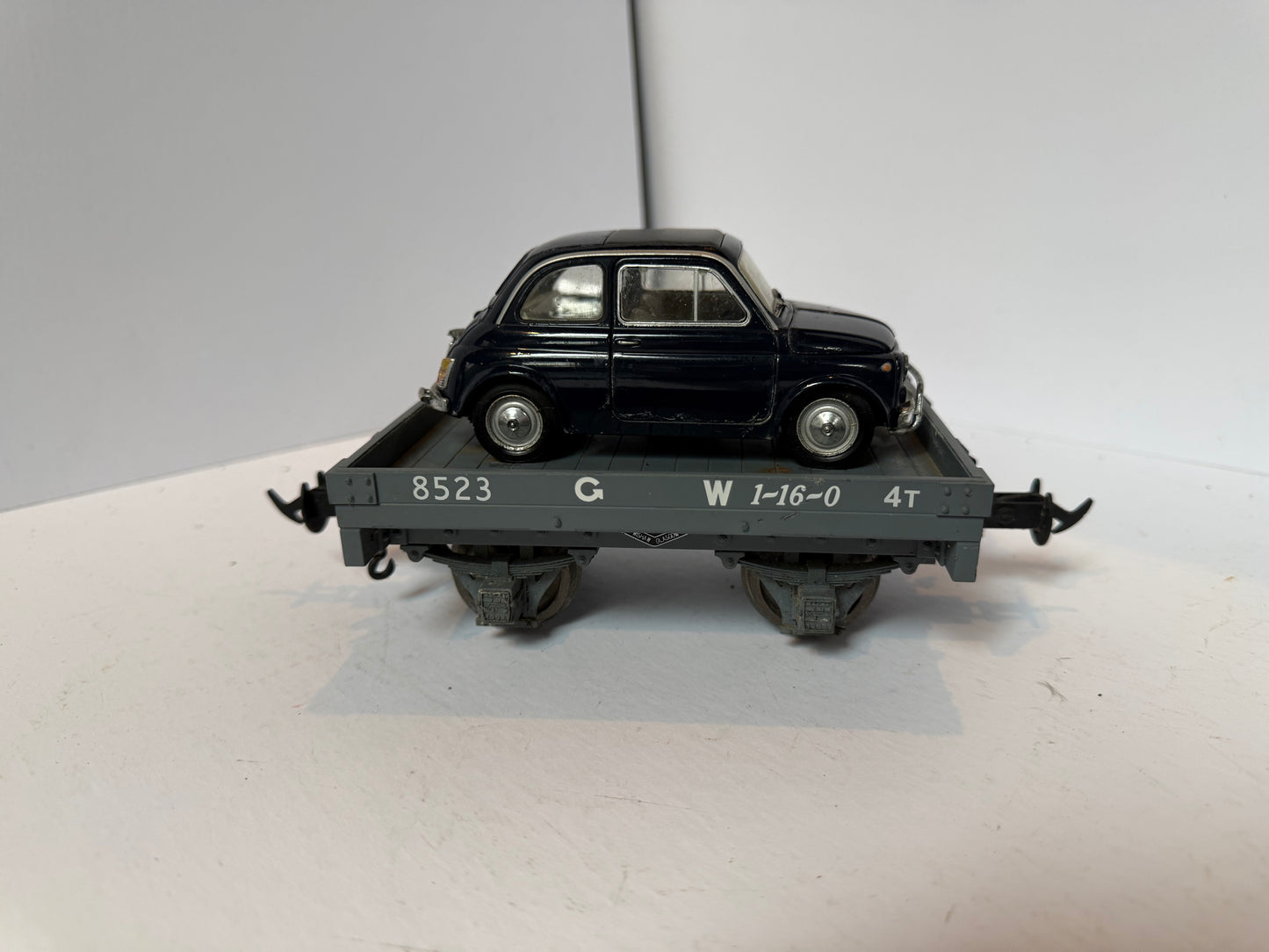 Accucraft R19-8C G W DARK GREY #8523with fiat 500