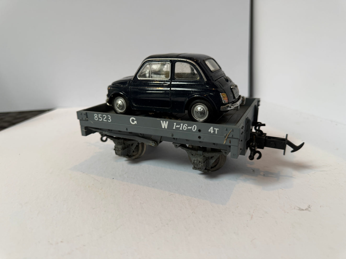 Accucraft R19-8C G W DARK GREY #8523with fiat 500